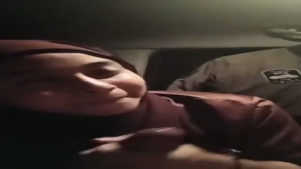 Awek Tudung Kulum Batang Dalam Kereta (Reupload) - Vidéo premium HD - Teen | X-Casting