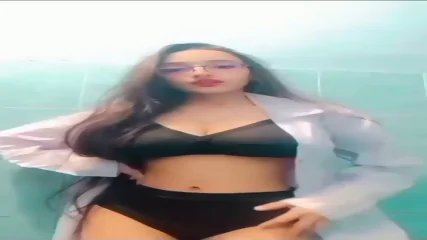 Sexy Petite Glasses Girl Showing & Teasing Her Lover - Vidéo premium HD - Teen | X-Casting