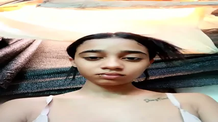 Zoe Sweett18 MasturbÃ¡ndose - Video Porno Gratuite HD | X-Casting