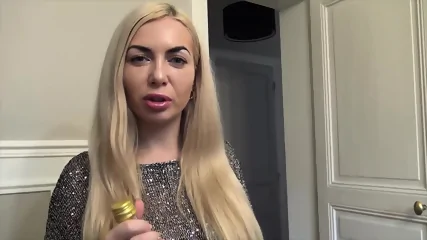 Blonde offerte et enculÃ©e comme une pute - Vidéo premium HD - Amateur | X-Casting