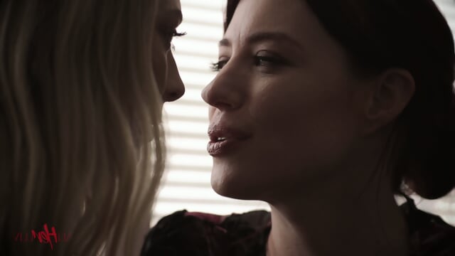 Teacher Jessica Seduced Student Lily - Videos Blonde Francaise Gratuites HD | Jeux de Rue