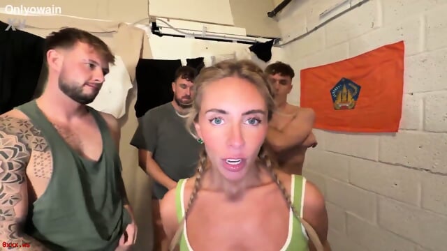 She Looks Like A Terminator, But Everybody Love Her - Porno MILF - Femmes Matures en HD | Jeux de Rue